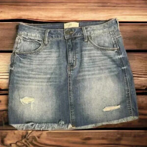 MUDD Size 11 Mudd Distressed FLX Stretch Jean Skirt With Frayed Bottom.